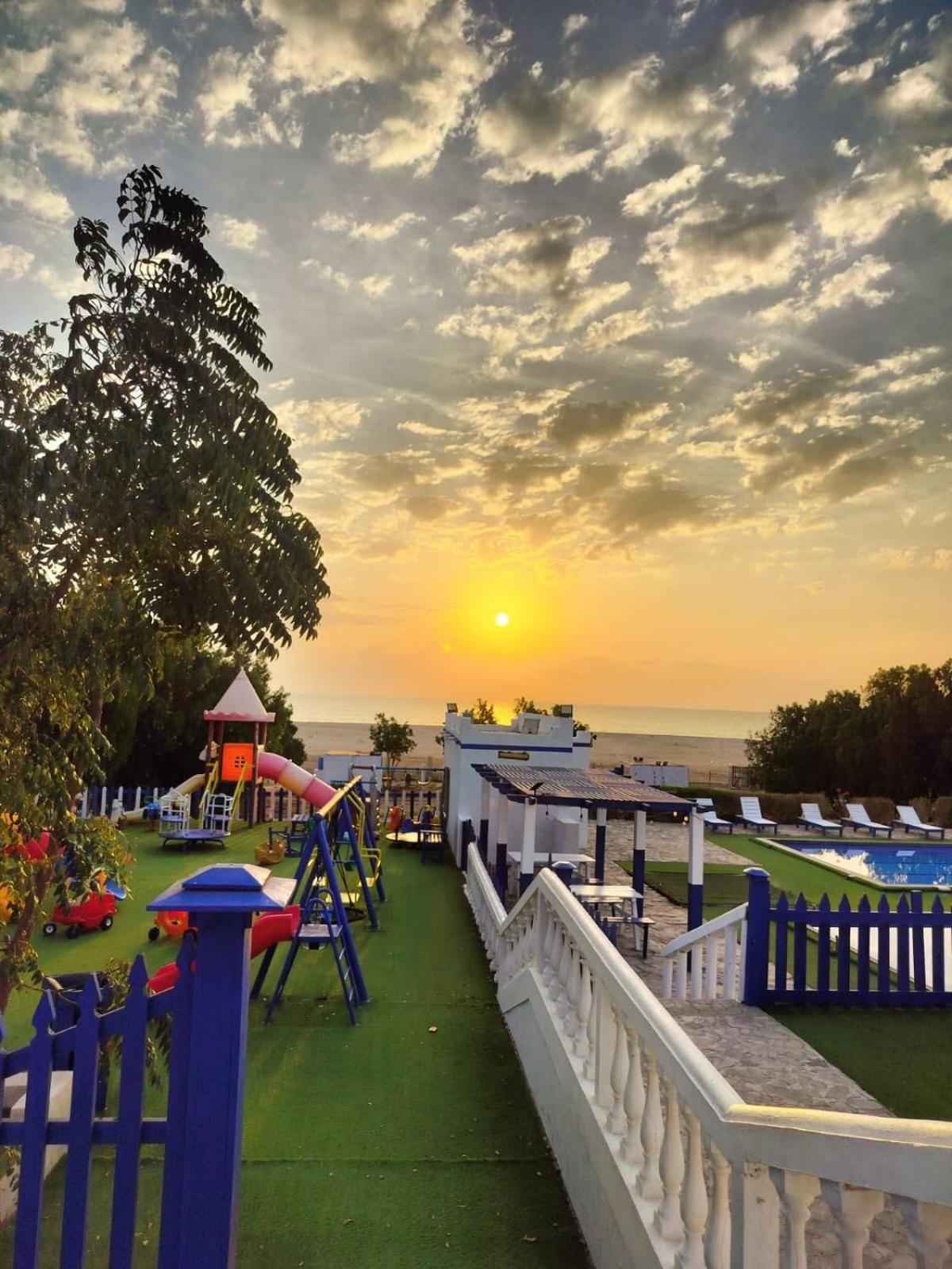 Al-Ashkhara Beach Resort منتجع شاطئ الأشخرة Al Sharqiyah Exterior foto